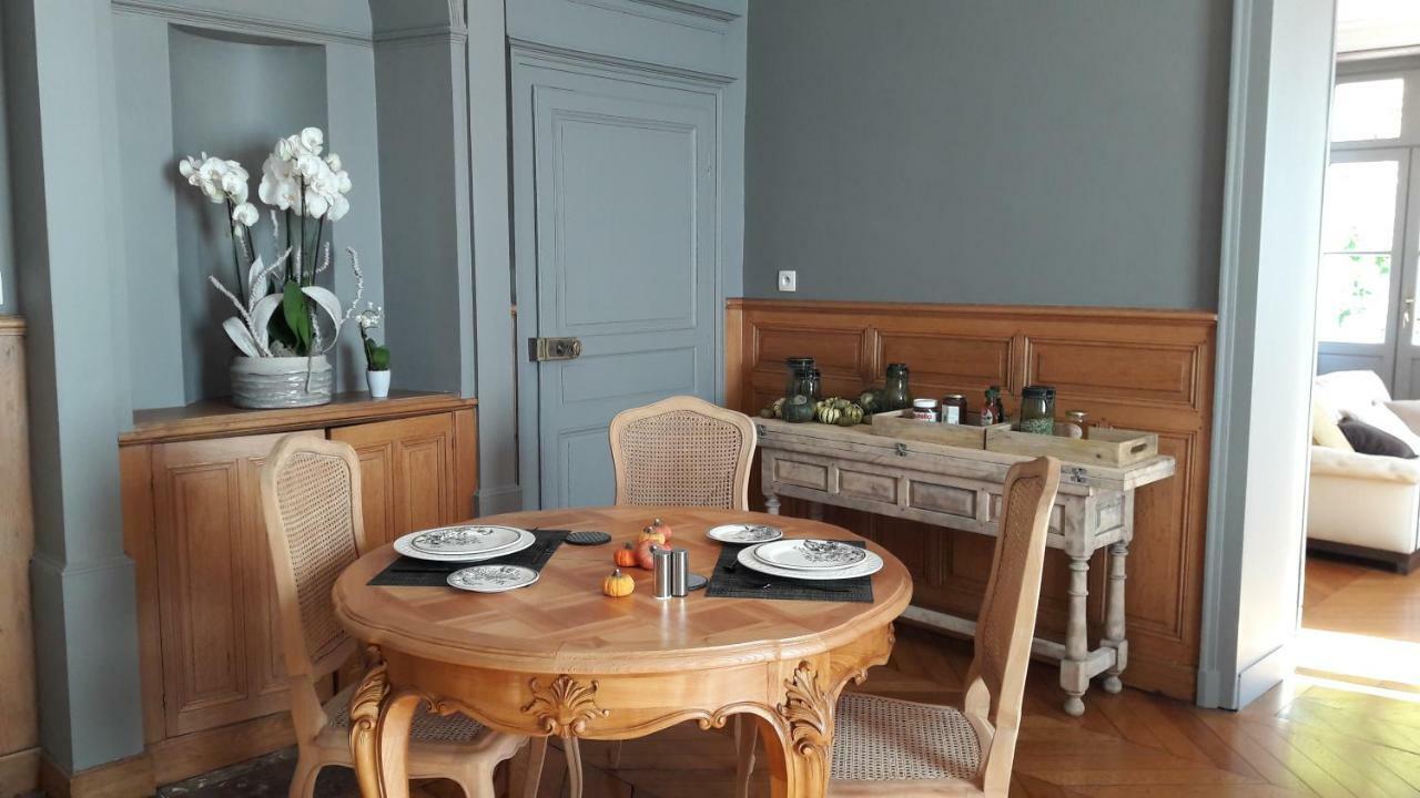 Chambre D'Hotes Les Rives De La Tronne Мер Экстерьер фото
