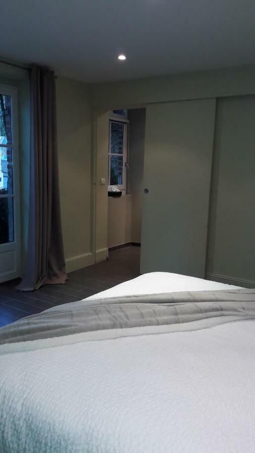Chambre D'Hotes Les Rives De La Tronne Мер Экстерьер фото